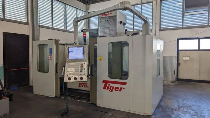 Fresatrice 5 assi usata TIGER - Plastin Gold